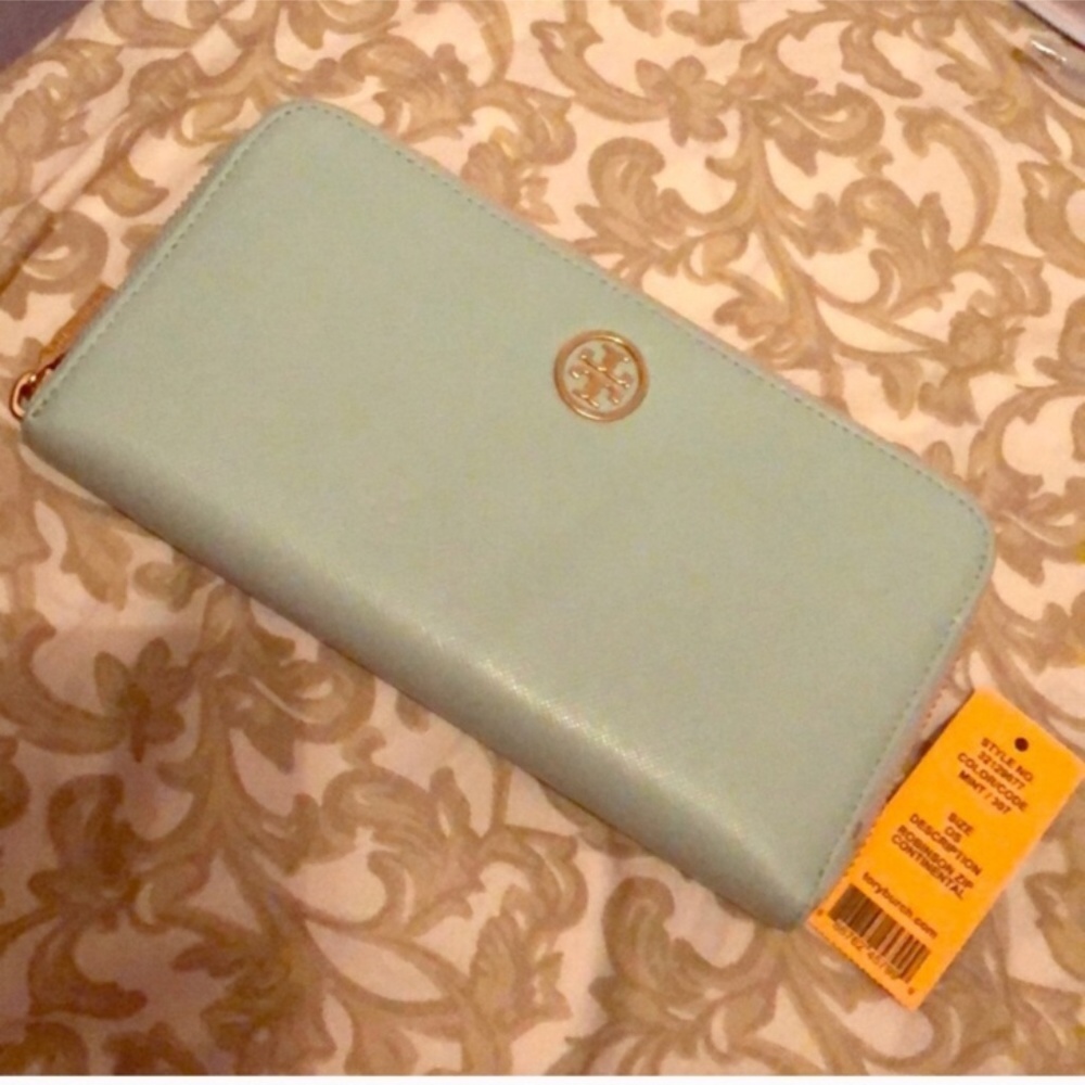 Tory Burch Robinson Zip Continental Wallet
